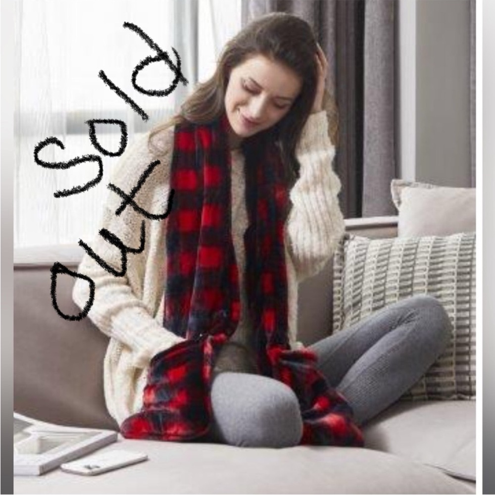 Virah Bella scarf NWT